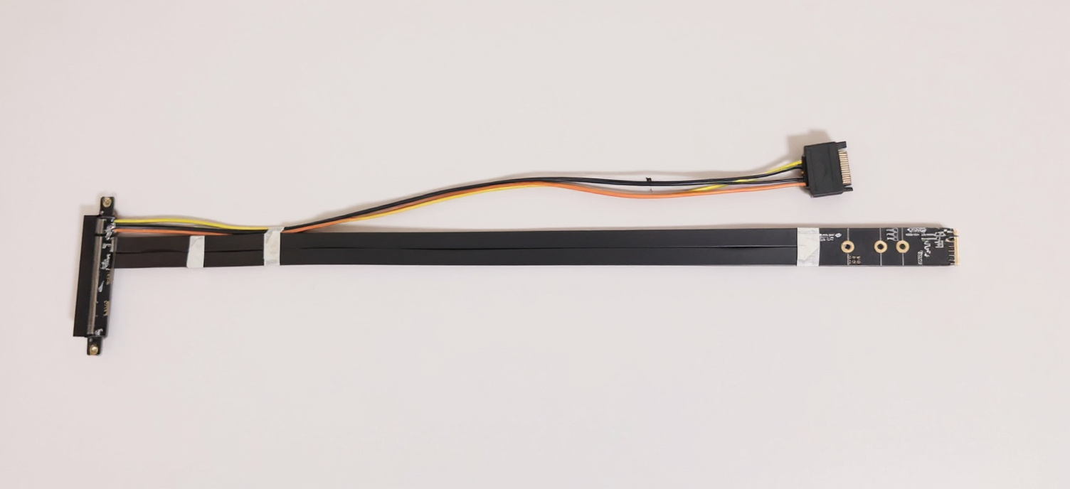 M.2 轉 PCIe x16 延長線，帶 SATA 供電